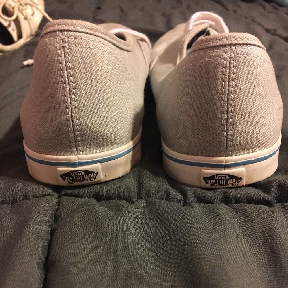 Women’s gray vans